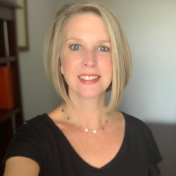 Meet your Posher, Jennifer - Picture 1 of 1